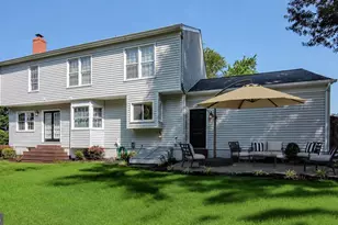 6207 Maple Run Ct, Clifton, VA 20124 - Photo 3