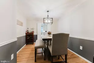 8001 Bethelen Woods Ln, Springfield, VA 22153 - Photo 5