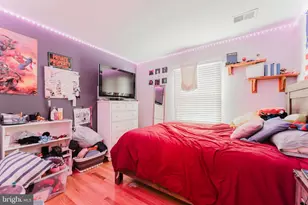 8001 Bethelen Woods Ln, Springfield, VA 22153 - Photo 11