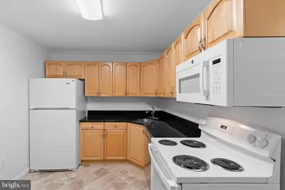 9721 Kings Crown Court #202, Fairfax, VA 22031 - Photo 11