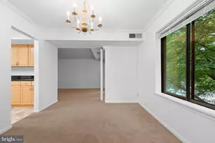 9721 Kings Crown Ct, Fairfax, VA 22031 - Photo 13