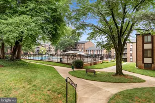 9721 Kings Crown Ct, Fairfax, VA 22031 - Photo 1