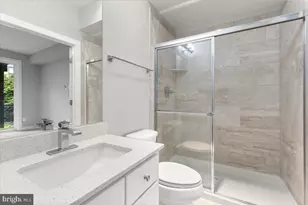 3117 Sundrops Ct, Fairfax, VA 22031 - Photo 7