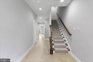 3117 Sundrops Ct, Fairfax, VA 22031 - Photo 3