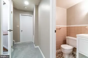 5906 Oak Leather Dr, Burke, VA 22015 - Photo 29