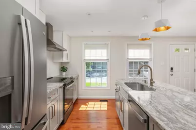 10927 Harpers Square Court, Reston, VA 20191 - Photo 5