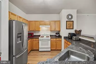 5172 William Colin Ct, Centreville, VA 20120 - Photo 7