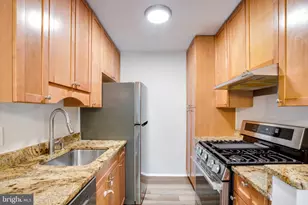 4917 Americana Dr, Annandale, VA 22003 - Photo 15