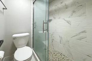 8340 Greensboro Dr, McLean, VA 22102 - Photo 19