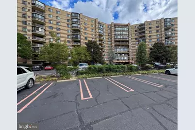 8340 Greensboro Drive #708, McLean, VA 22102 - Photo 5