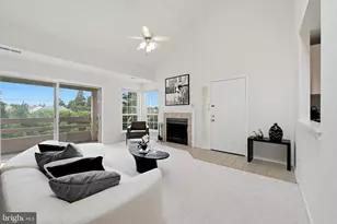6605 Jupiter Hills Cir, Alexandria, VA 22312 - Photo 9