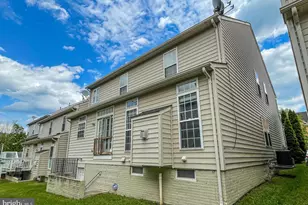 9910 E Hill Dr, Lorton, VA 22079 - Photo 17