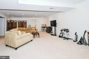 9910 E Hill Dr, Lorton, VA 22079 - Photo 13