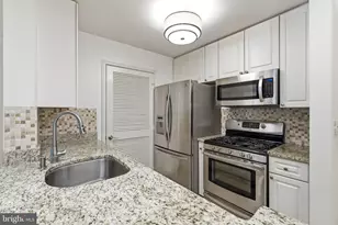 5563 Seminary Rd, Falls Church, VA 22041 - Photo 5