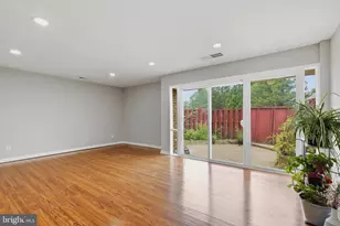 1224 Magnolia Ln, Herndon, VA 20170 - Photo 7
