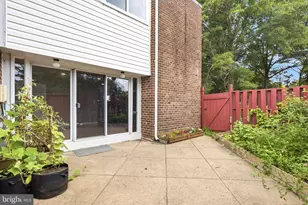 1224 Magnolia Ln, Herndon, VA 20170 - Photo 37