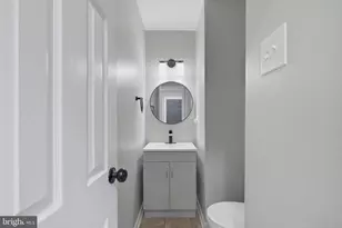 1224 Magnolia Ln, Herndon, VA 20170 - Photo 11