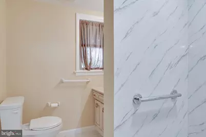 203 Locust Street SW, Vienna, VA 22180 - Photo 23