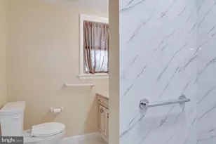 203 Locust St SW, Vienna, VA 22180 - Photo 23