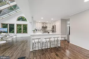 8424 Holly Leaf Dr, McLean, VA 22102 - Photo 9