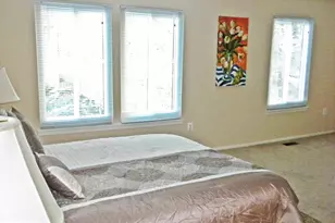 10315 Cherry View Ct, Oakton, VA 22124 - Photo 9