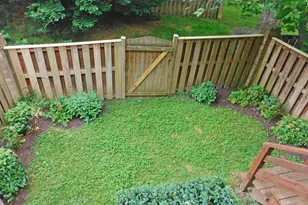 10315 Cherry View Ct, Oakton, VA 22124 - Photo 25