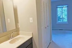 10315 Cherry View Ct, Oakton, VA 22124 - Photo 15