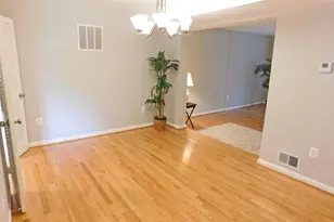 10315 Cherry View Ct, Oakton, VA 22124 - Photo 3