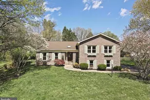 10854 Meadowland Dr, Oakton, VA 22124 - Photo 1