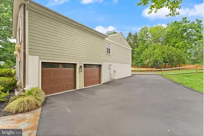 10854 Meadowland Drive, Oakton, VA 22124 - Photo 5