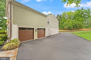 10854 Meadowland Dr, Oakton, VA 22124 - Photo 5