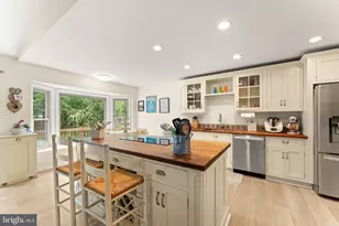 10854 Meadowland Dr, Oakton, VA 22124 - Photo 23