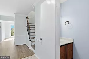 5533 Ridgeton Hill Ct, Fairfax, VA 22032 - Photo 11