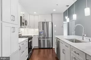 11508 Sperrin Cir, Fairfax, VA 22030 - Photo 13
