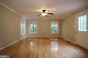 1649 Bennington Hollow Ln, Reston, VA 20194 - Photo 7