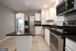 1649 Bennington Hollow Ln, Reston, VA 20194 - Photo 5