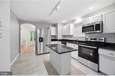 1649 Bennington Hollow Lane, Reston, VA 20194 - Photo 5
