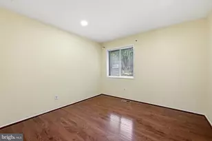 8811 Burbank Rd, Annandale, VA 22003 - Photo 27