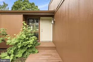 8811 Burbank Rd, Annandale, VA 22003 - Photo 5
