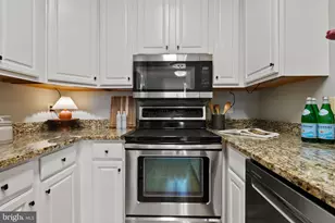 5901 Allborough Dr, Alexandria, VA 22315 - Photo 15