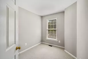 1319 Vintage Pl, Reston, VA 20194 - Photo 15