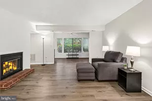 2251 Hunters Run Dr, Reston, VA 20191 - Photo 9
