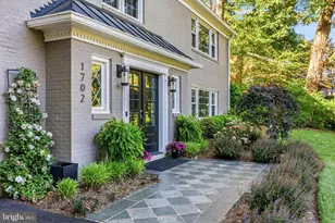 1702 Mason Hill Dr, Alexandria, VA 22307 - Photo 3