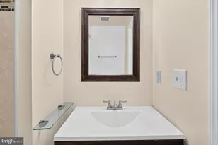 2836 Kelly Square, Vienna, VA 22181 - Photo 41