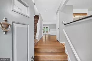 2836 Kelly Square, Vienna, VA 22181 - Photo 5