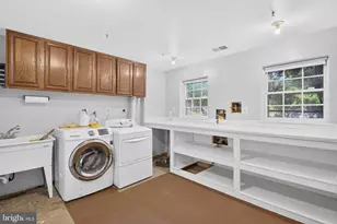 2836 Kelly Square, Vienna, VA 22181 - Photo 37