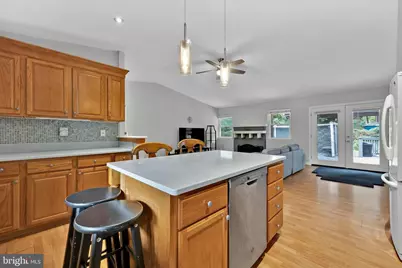 1002 Charlton Place, Herndon, VA 20170 - Photo 7