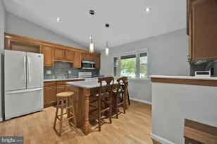 1002 Charlton Pl, Herndon, VA 20170 - Photo 5