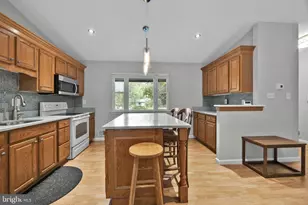 1002 Charlton Pl, Herndon, VA 20170 - Photo 3