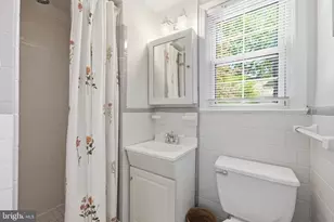 6107 Brook Dr, Falls Church, VA 22044 - Photo 21